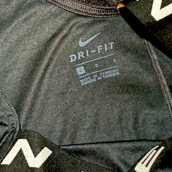 Nike active wear tank top - Picture 5 of 5